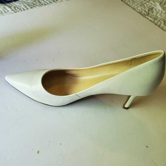Nine West White Leather Pumps Size 7 - Picture 2 of 4